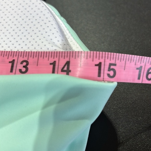 Ewedoos High Impact,crisscross back,adjustable straps,mesh lined,removable cups - Picture 5 of 7